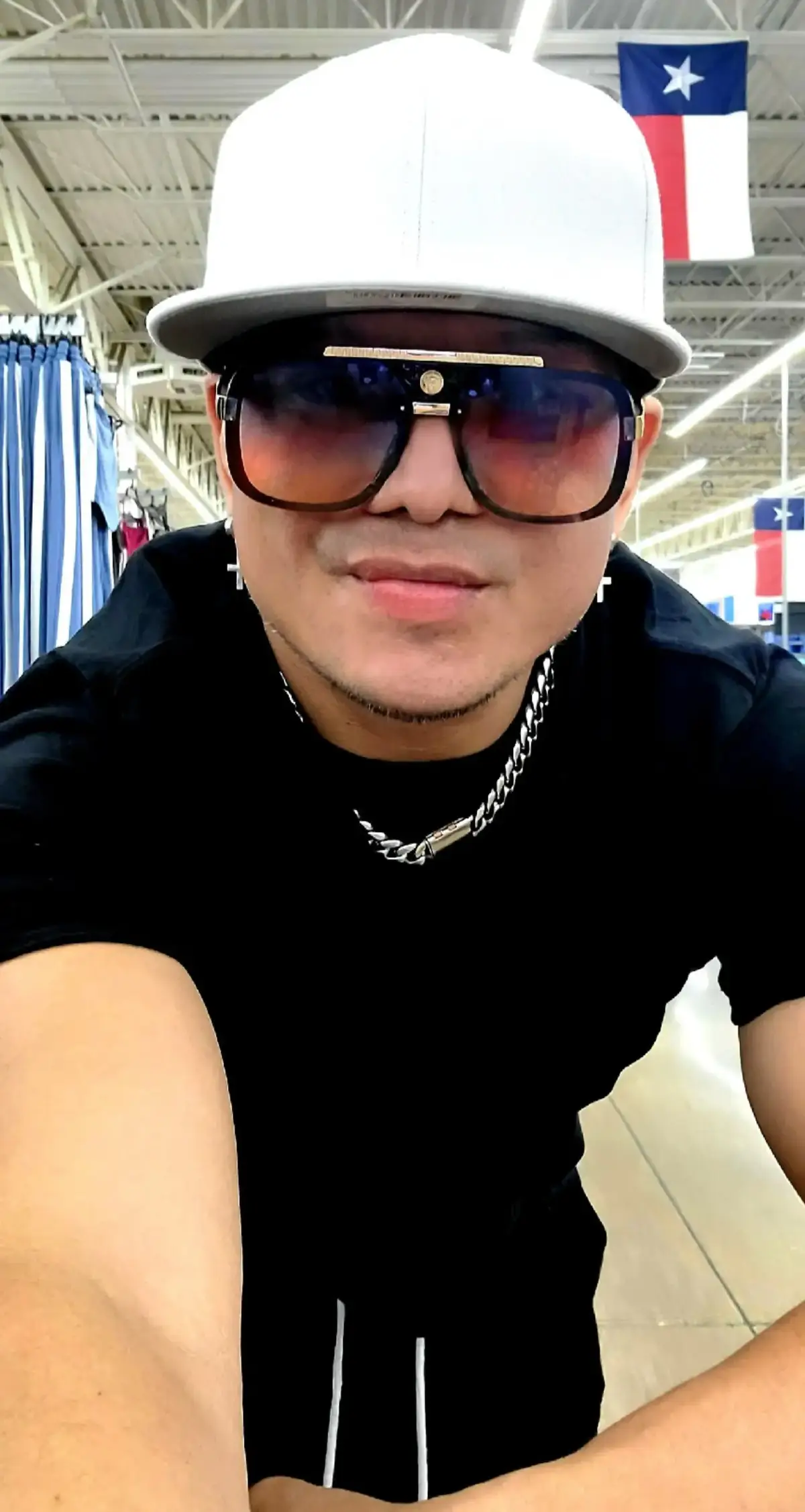 Feliz inicio de semana Raza! 