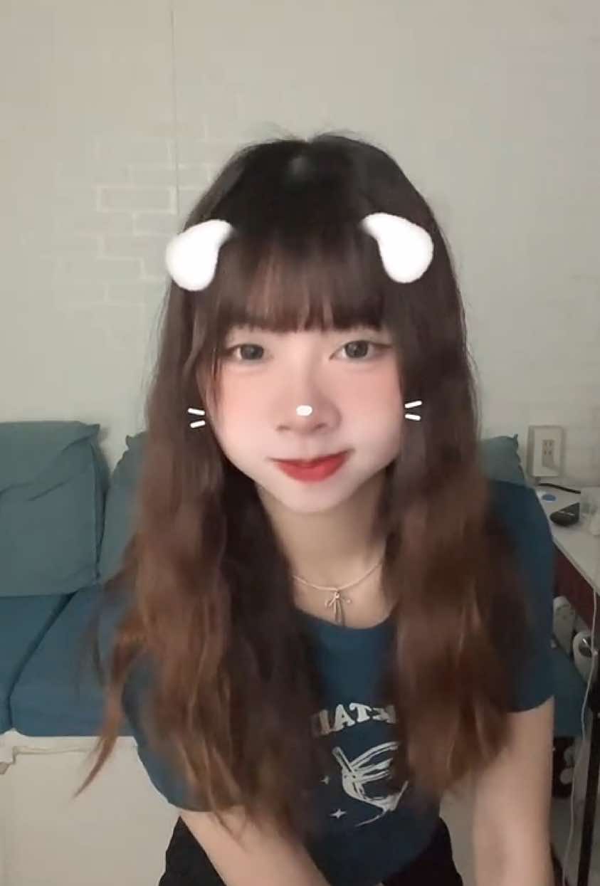 不跳舞了坐下來裝可愛#fyp 