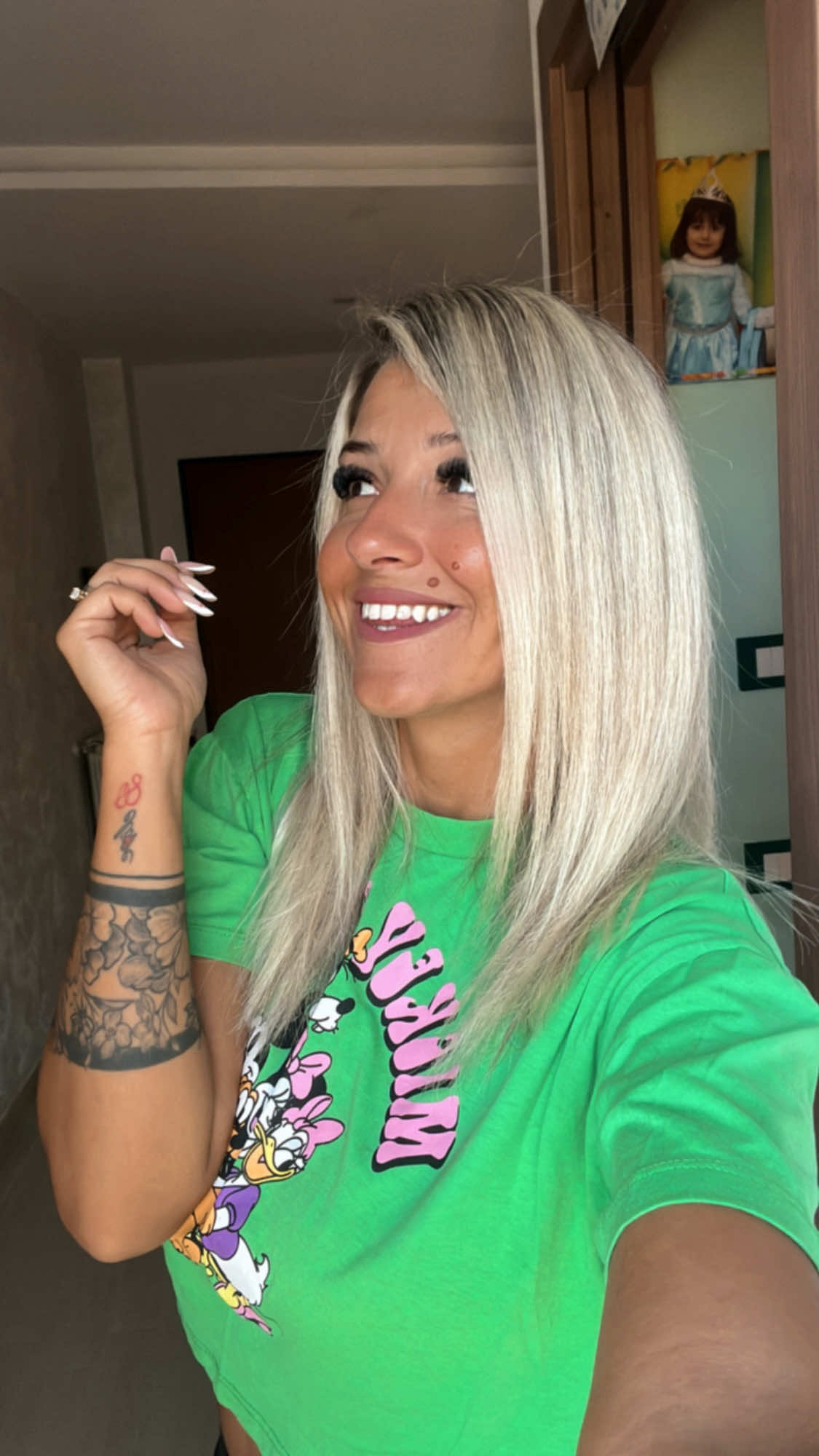 🌸 Metoda mea preferată pentru hidratare e simplă, dar eficientă! Care e secretul vostru pentru un păr sănătos și strălucitor? #BlondeHair #BlondeVibes #BlondeGoals #HealthyHair #HairCareRoutine #HairHydration #HairMask #HydratedHair #HairTreatment #ParBlond #ParSanatos #HidratarePar #HairInspo #BeautyRoutine #SelfCareTime #lumina 