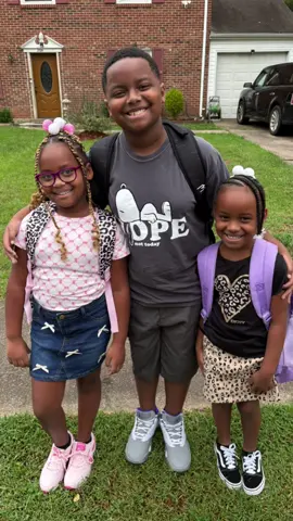 Have a blessed school year babies 📓✏️🤍 I officially have a 5th grader,2nd grader, and 1st grader😭 #fyp #firstdayofschool 
