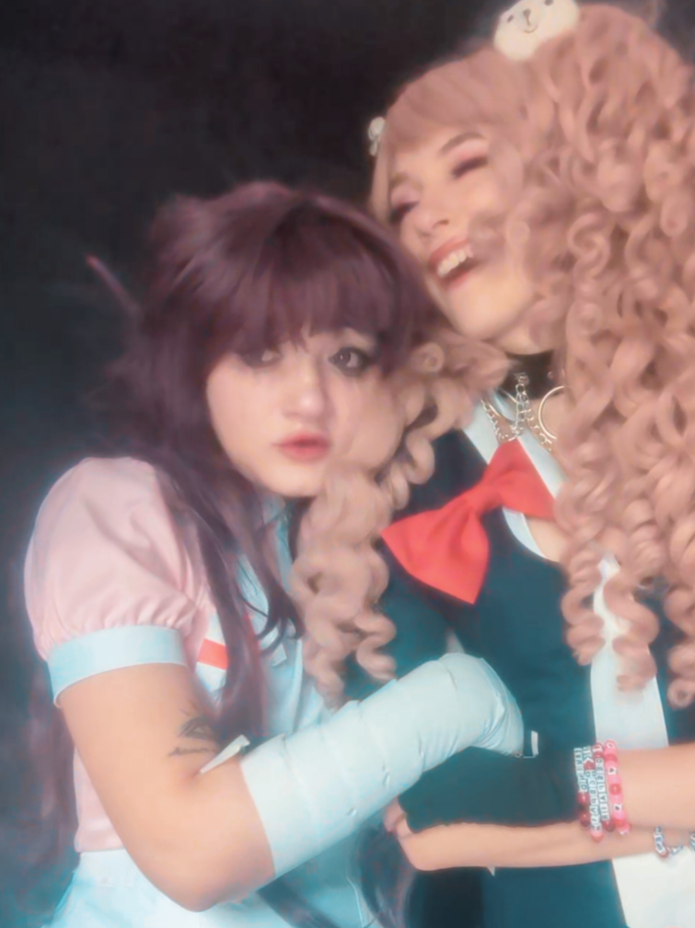hey so I had so much fun at @FAN EXPO #fanexpochicago and so much fun with @Glow 🌸 ... we just kept getting videos we liked in one of two takes and couldn't stop laughing. ideal filming session tbh #mikantsumiki #junkoenoshima #danganronpa #cosplay 