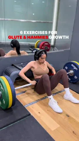 Quick and effective glutes & hamstrings workout! 😉🎧🍑 If you’re like me and don’t want to spend hours in the gym, this routine is perfect for you. Try it out and tell me how it goes! HipThrust 12-10-8-6 Rdl 12-10-8 Bss 10-8-6 Sumo 10-8-8 Sidekick 15-12 Hamstring curls 12-10-10 #glute #gluteworkouts #legday 
