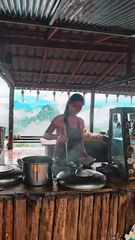 #กินเตี๋วย🍜แถมวิว⛰️🌳🍃🥰  #ก๋วยเตี๋ยวห้อยขาบ้านจ่าโบ่ #ขึ้นฟีดหน่อย 