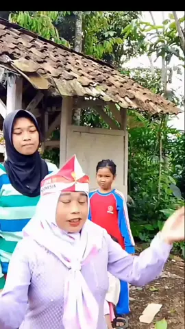 asamualaikum ikut partipasi semoga berkenan @sultanpemurahberbagi68_ @ds_sultanpemurahh68 @astiningrum28 @iraaylii doa terbaik buat papa salam dan KK cantik dari aku semoga sehat selalu d lancarkan segalanya 