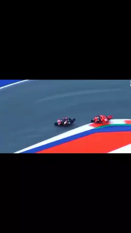 Duel Seru #austriangp #GP #marcmarquez 