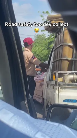 Road safety too wise😂🙆🏽‍♂️