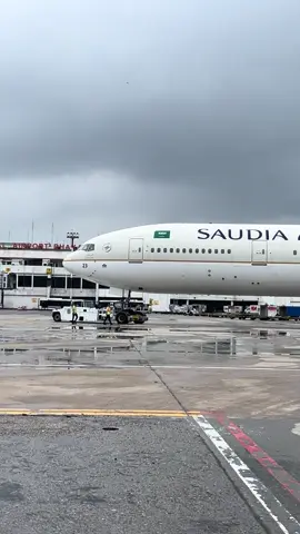 Saudia Airline Boeing 777-300 ER push back at Dhaka Airport #saudiaairlines #boeing777 #aircraft 