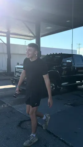 Calm lil gas station meetup with pookie, I’ll see him soon again don’t worry @Barto Forged @BartoMods @￶ 