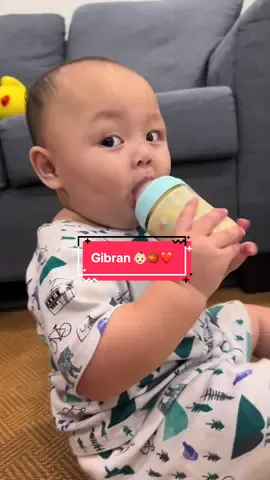 Minum susu pun comel ❤️🥰👶🏻🍅 #gibran #fypforyou #fyp #fypage  @N u r A m i r a h 
