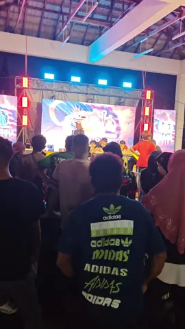 Pertandingan makan.. HADIAH dapat duit lagi.. 