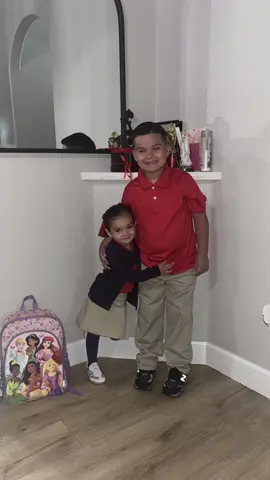 Mi corazón entero ❤️ #backtoschool  #firstdayofschool #godblessyou #prek3 #1stgrade 