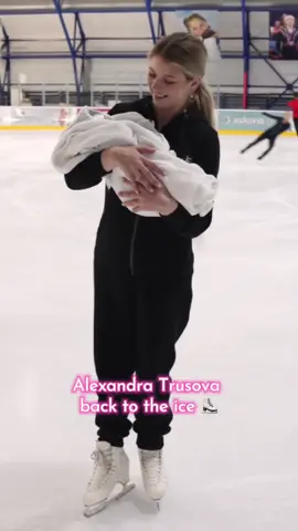 Alexandra Trusova back to the ice #figureskating #patinajeartístico #фигурноекатание #александратрусова #alexandratrusova 