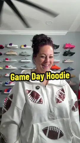 Ladies this hoodie is one of my favorites! Be game day ready and look cute too! #gameday #hoodie #football #womensfashion #oversized  