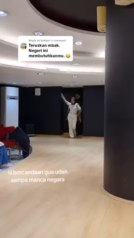 Replying to @kohberudah gue terusin bang, sampe luar negri aja gue masih bercanda bang 🙏🙂 