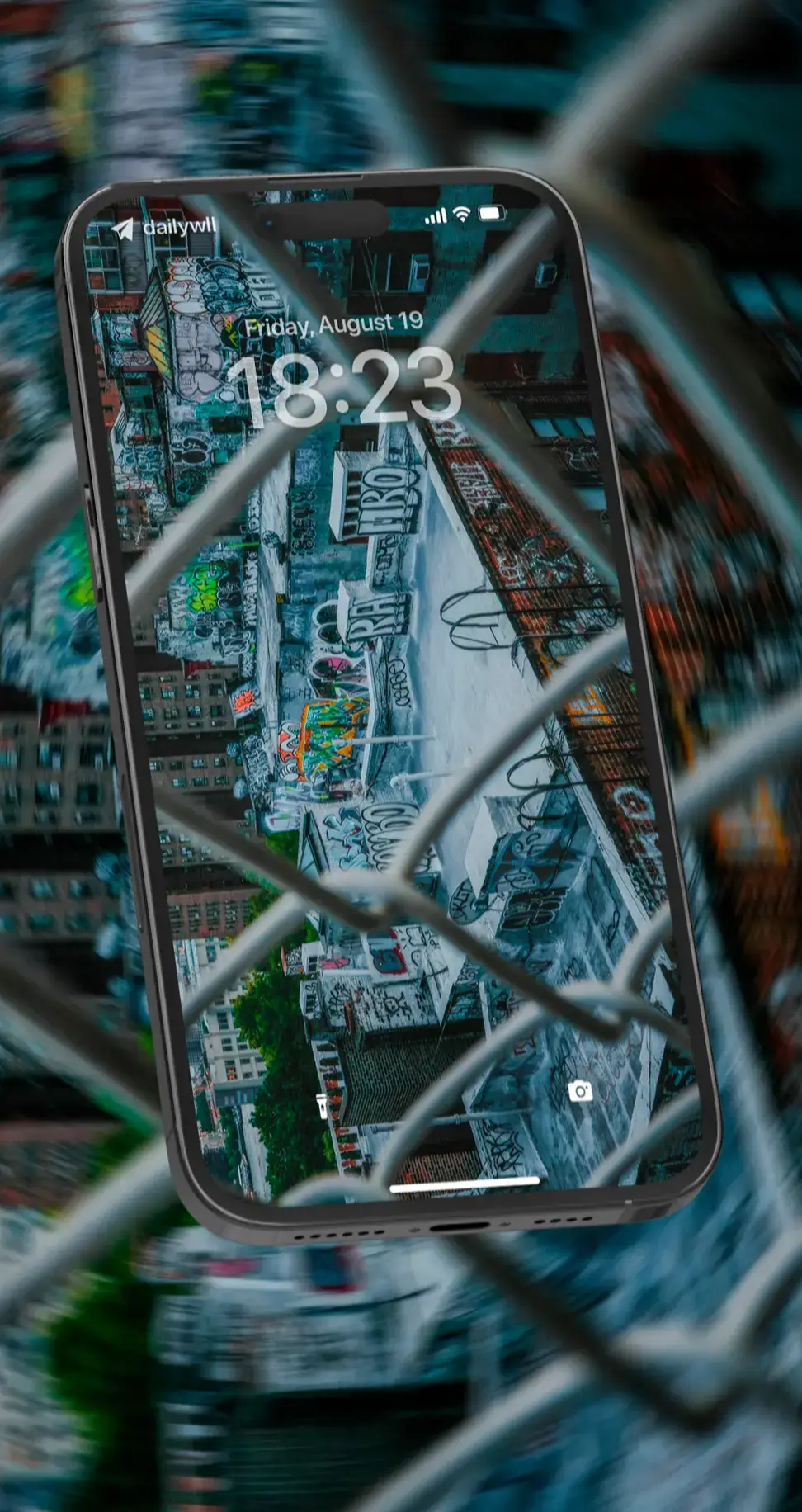 #wallpaper #обои #обоинателефон #эстетика #вайб #aesthetic #wallpaperaesthetic #streetart #graffiti #граффити 
