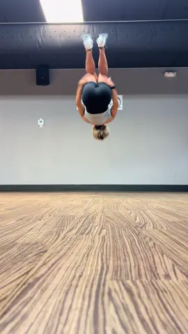 Another leg day in the books at my favorite gym, The Bodi HQ! Surround yourself with people who build you up, celebrate your wins big or small and support your vision. When you’re around likeminded people who radiate kindness and good energy, growth just feels unstoppable. 💪🏼 #GymTok #foryou #fyp #millennial #legs leg day exercises posted!
