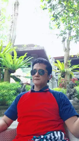 menyantai kan diri sejenak