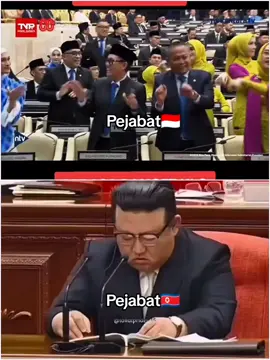 Pejabat negara memiliki fungsi utama melayani kepentingan rakyat dan negara. Mereka bertanggung jawab untuk menjalankan pemerintahan, melaksanakan undang-undang, serta memberikan pelayanan publik yang berkualitas. Lebih lanjut, mereka harus menjaga stabilitas negara, memajukan kesejahteraan rakyat, dan menjamin keadilan. Dalam menjalankan tugasnya, pejabat negara diharapkan memiliki integritas, profesionalisme, dan komitmen yang tinggi untuk melayani kepentingan rakyat. #pejabatnegara #foryoupage 