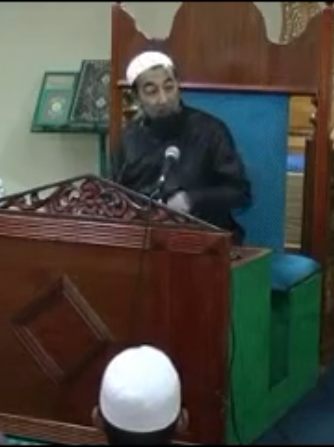 اللهم صل على محمد وعلى آل محمد 