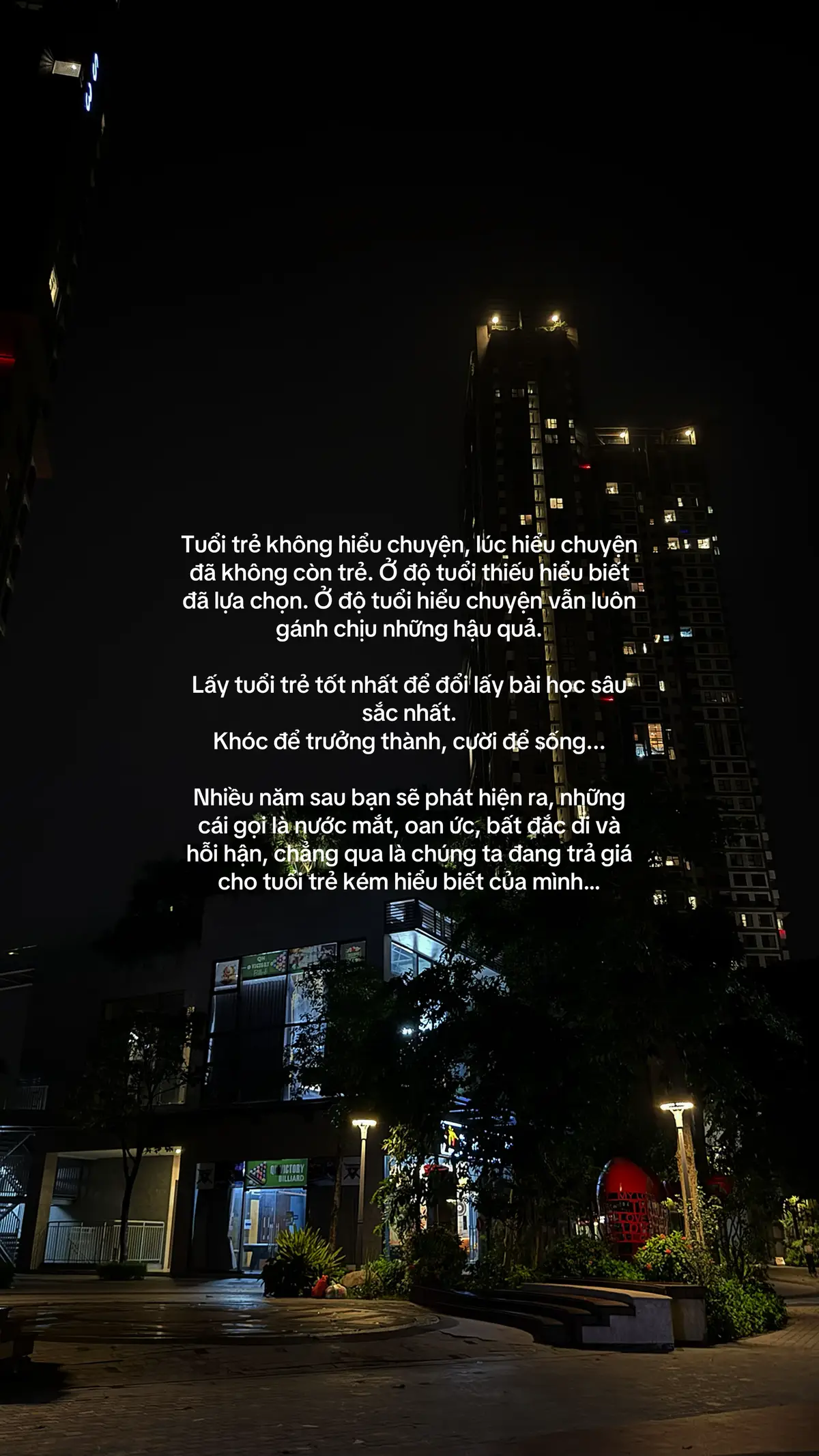 Tuổi trẻ không hiểu chuyện, lúc hiểu chuyện đã không còn trẻ. Ở độ tuổi thiếu hiểu biết đã lựa chọn. Ở độ tuổi hiểu chuyện vẫn luôn gánh chịu những hậu quả. Lấy tuổi trẻ tốt nhất để đổi lấy bài học sâu sắc nhất. Khóc để trưởng thành, cười để sống... Nhiều năm sau bạn sẽ phát hiện ra, những cái gọi là nước mắt, oan ức, bất đắc di và hỗi hận, chẳng qua là chúng ta đang trả giá cho tuổi trẻ kém hiểu biết của mình #tamtrang #buonmotchut #suymotchut #cuocsong #xhtiktok 