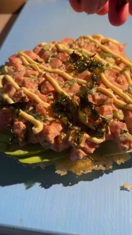 We were sold on Sushi Pizza with the crispy rice crust ( and spicy salmon combo). So good. L!nk in b!o or comments (to copy and paste!) for the full recipe!