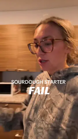 literally don’t know how but thank god my girl is coming in clutch & lending me some starter #sourdough #sourdoughstarter #fail 