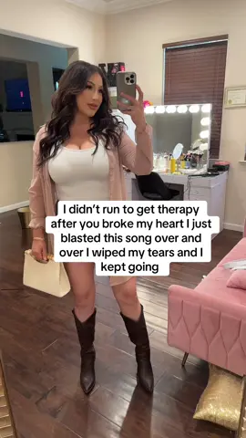 This was my therapy for weeks in a row🤍✨ #heartbreak #song #morganwallen #therapy 
