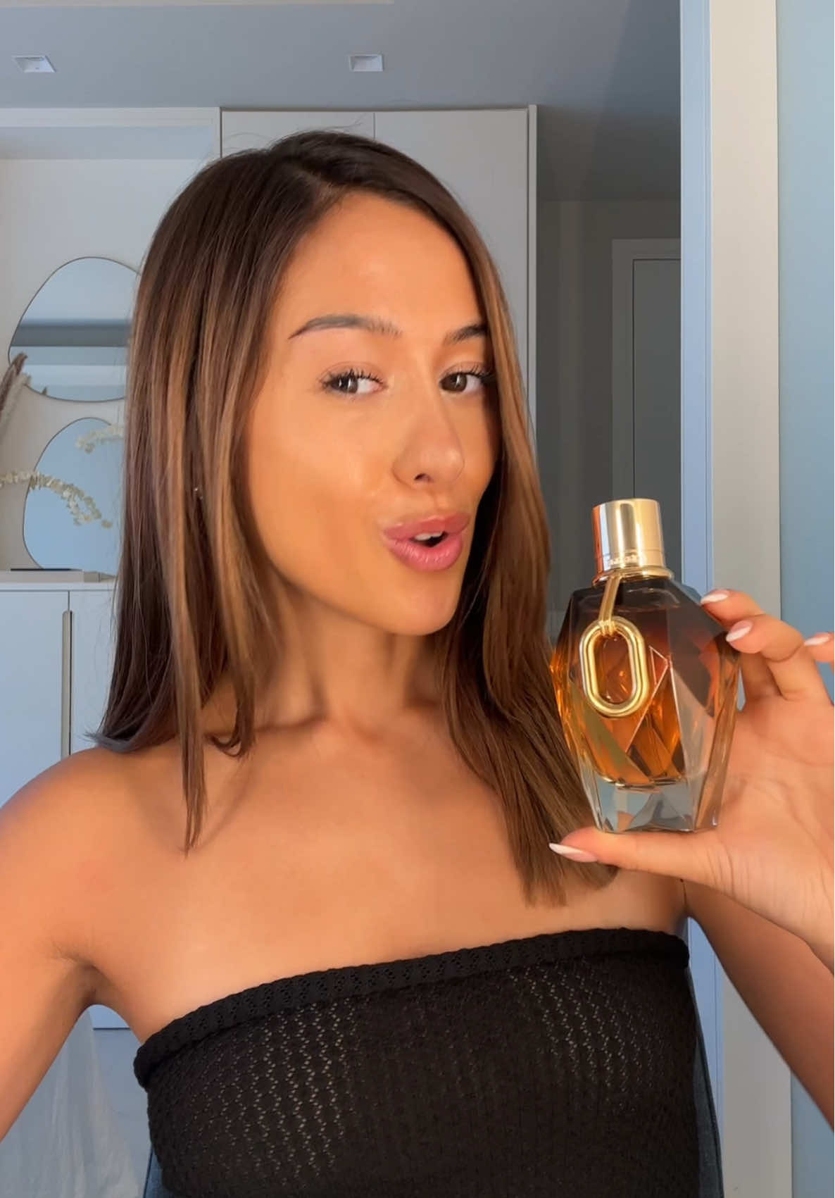 Anzeige how to smell expensive? Natürlich mit @rabanne und dem neuen MILLION GOLD FOR HER PARFUM ✨  #MILLIONGOLDFORHER #MILLIONCLUB #RABANNEPARFUMS #RABANNEMAKEUP #PERFUMETOK 