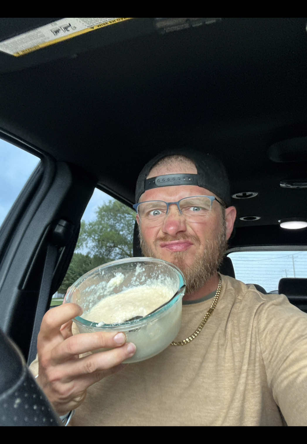 Any other body builders or fitness junkies get sick of eating in their car or on the fly? It gets really old sometimes 🤦‍♂️ #mealprep #bodybuilding 