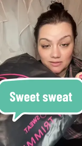 This #sweatsweat #sweetsweatwaisttrimmer is perfect for what its intended. I love the colors and its easy to wear. It comes in bigger  sizes as well.  #waistline #waisttrimmerbelt #tiktokshopcreatorpicks 