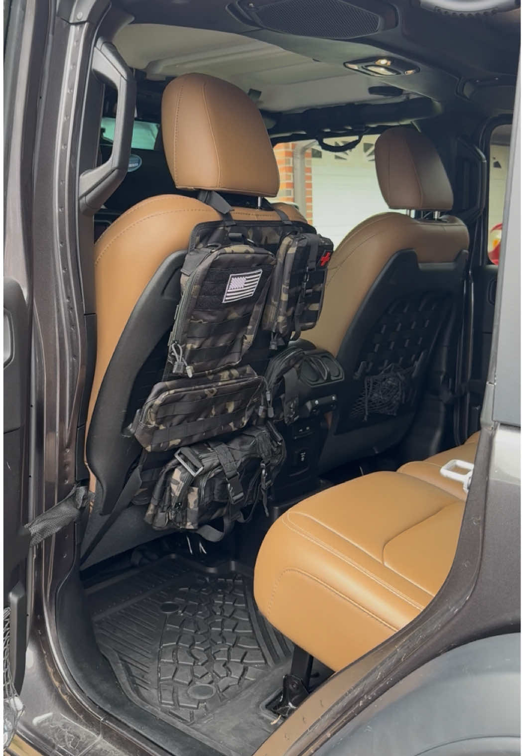 Jeep fam check this out! Universal Tactical Backseat Organizer, must-have upgrade 💯 #jeeptok #jeepgirl #jeepfamily #jeepsoftiktok #fyp 