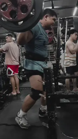 legs and abs workout Monday works out isama na sa progress yan  🦵🦵🦵 all goods #creatorsearchinsights 