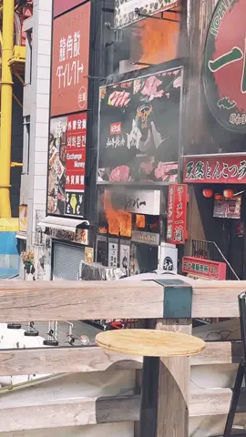 ニクハチ難波店で火事が発生しました。#難波 #火 