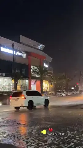 Hargaisa raining ay night #somalilandtiktok💚🤍❤ #fyp #somali #hargeisa #somalitiktok 