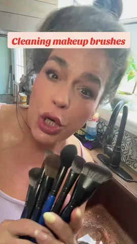 Let’s clean our brushes!!  #brushcleaning #makeupbrushcleaning #makeupbrushes 