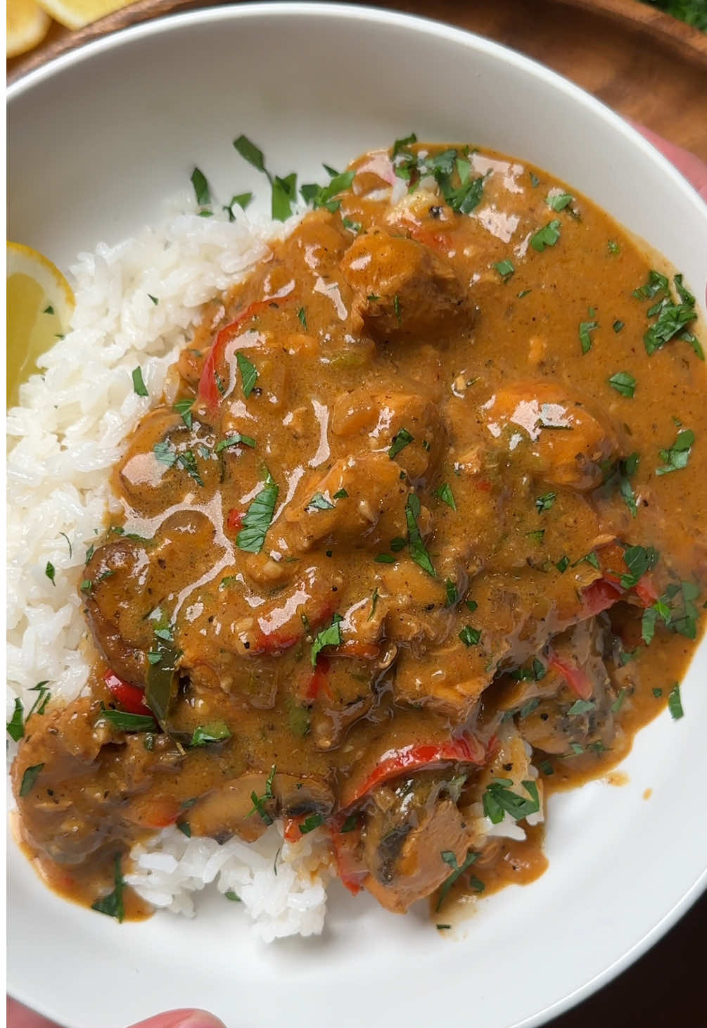 Smothered chicken - I ate this 3 days in a row 🫶🏼 Full recipe is on my site! 