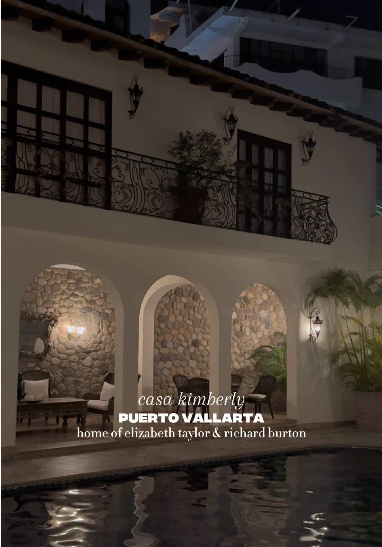 staying here was pure magic ✨ • • • #puertovallartamexico #casakimberly #elizabethtaylor #botiquehotel #puertovallarta 