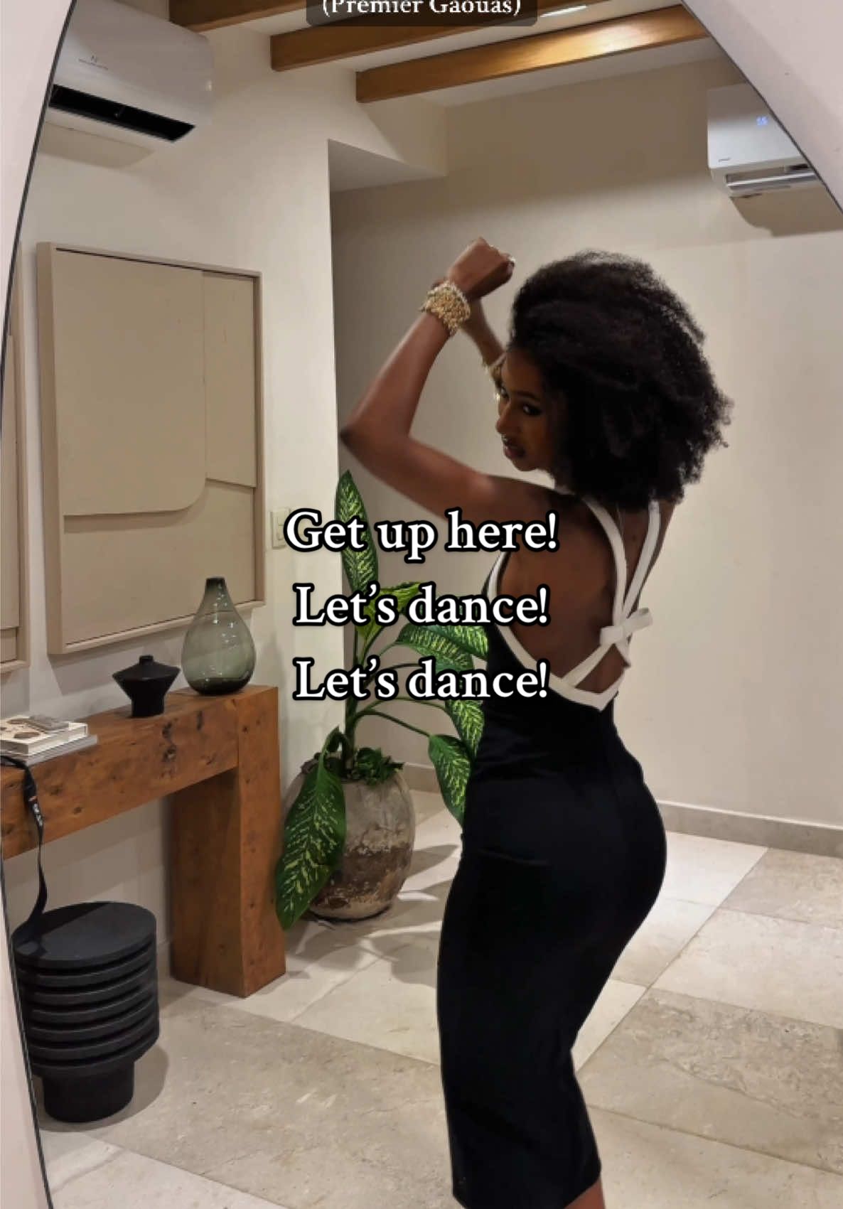 I can’t help to move my hips when I hear this Ivorian banger • #premiergaou #ootddress #blackandwhitedress #ivoriantiktok #dancetiktok 