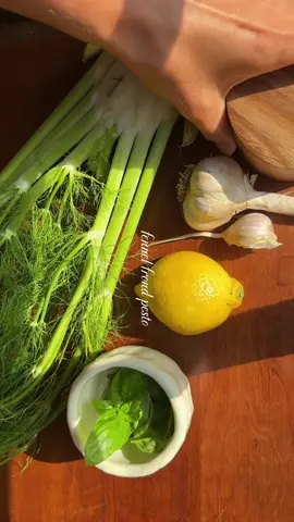 fennel frond pesto  - handful of basil  - large handful of fennel fronds - garlic clove  - squeeze of lemon  - 1/4 c olive oil  - 1/4 c raw almonds  - salt & pepper  blend it up & enjoy!  so good on eggs, pasta, spaghetti squash, salmon 🌿 #seasonalfood #holisticnutrition #pesto #healthyrecipe #fennel 