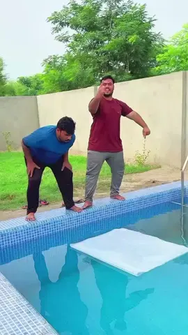 insaan ko float krni k liti kitni bubble wrap layers huni chahiy??  #foryou #bubblewrap #trending #trend #fypviral 