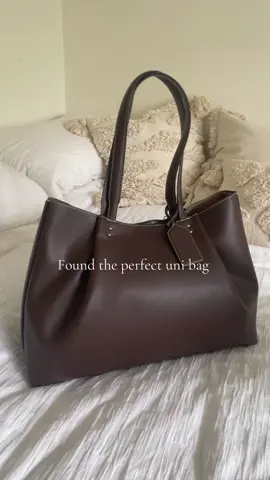 Zara large tote bag  #fyp #uni #backtoschool #OOTD #zaralargetotebag 