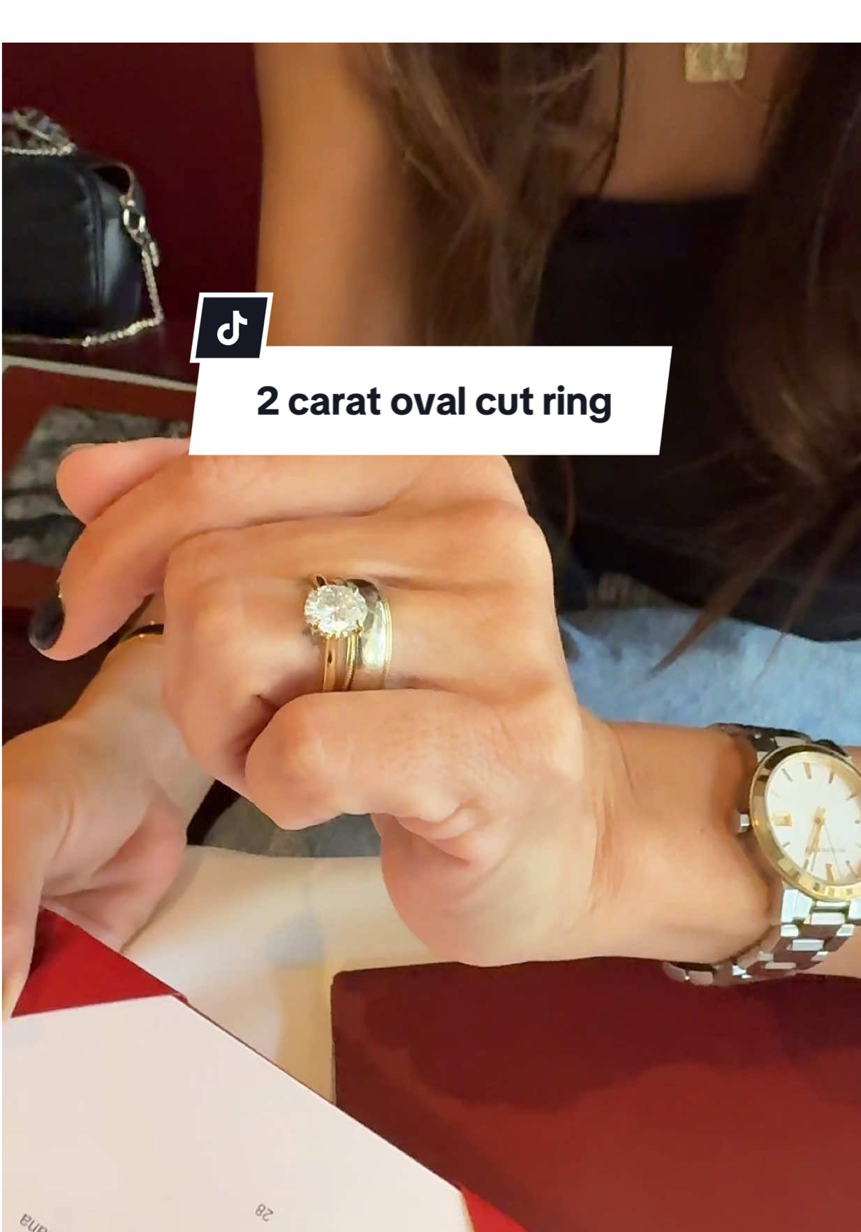 Moissanite oval ring is gorgeous with all the diamond feels! #tiktokshopcreatorpicks#diamondrings #womensjewelry #jewelryforher #diamondrings 