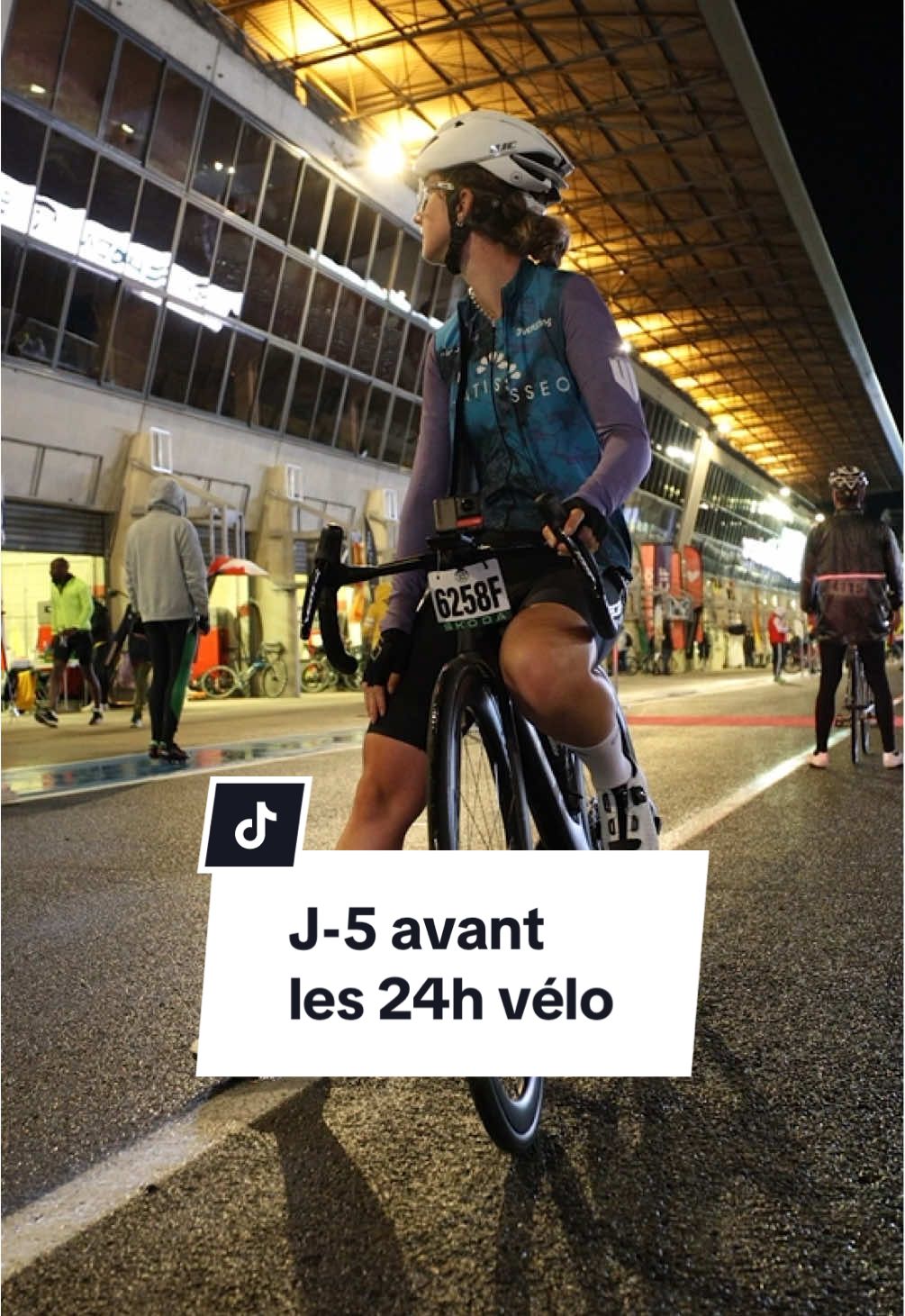 J-5 avant les @24hvelolemans ⏳ Je suis impatiente de rouler à nouveau sur l’asphalte du circuit Bugatti 👀 #cyclisme #velo #sportstiktok 