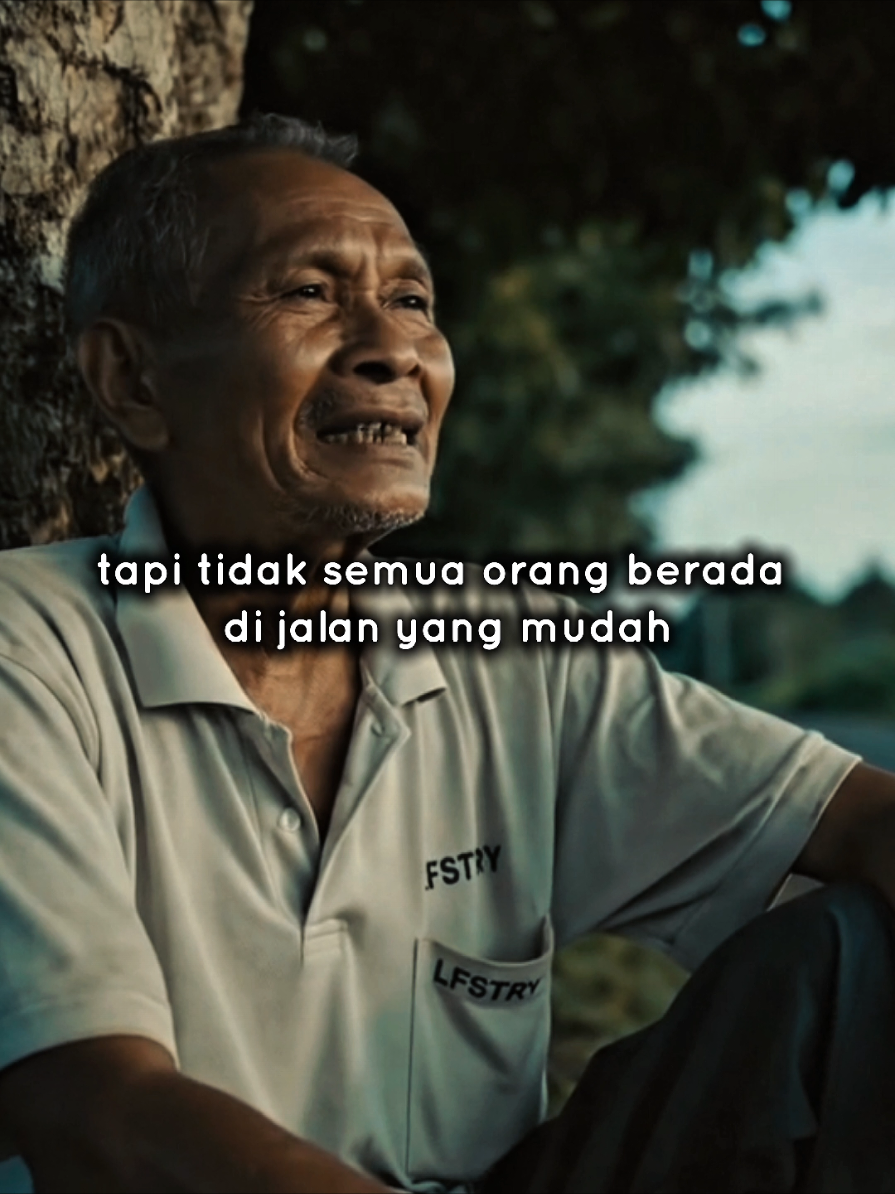 intinya tetap semangat 💪☺️🙏 #CapCut #storykatakata #motivasihidup #tetapsemangat #perjalananhidup 