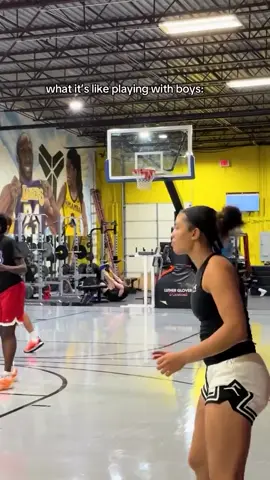 Is this really how it is? 😂 @Amiah Simmoms #hoops #hoppers #basketball 