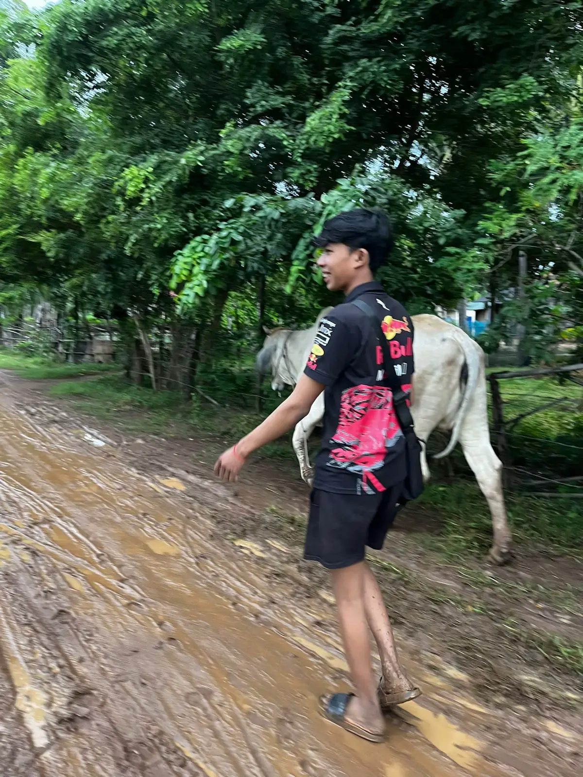 #នឹកផ្ទះណាស់🥺🏠 ⛈️#នឹកពុកនឹកម៉ែ 🏡💕
