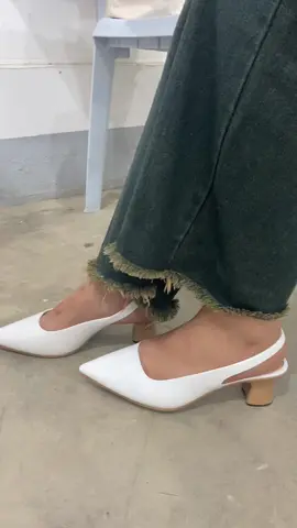 Pang classy talaga #sissywomenspointedheels #sandalsforcollegestudents #sissysandalsforwomen 