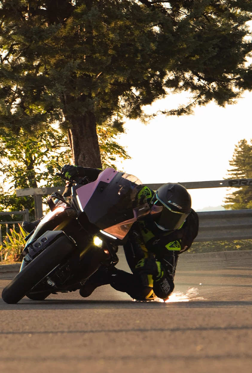 REMIX ELBOWDOWN 🔥 #remix #mix #viral #fyp #4k #moto #motorcycle #moto #motos #motorcycles #bike #biker #bikersoftiktok #bikerslife #best #yamaha #r1m #yamahar1m 
