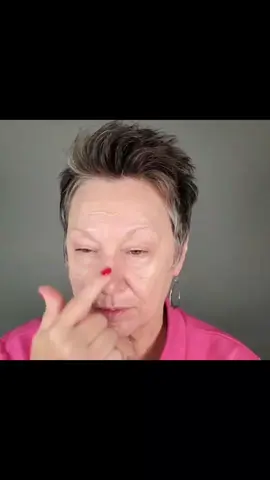 #CapCut Monday: motivated. Friday: ibuprofen and no more clean undies. 😅” Products: L’Oréal Age Perfect Foundation – Natural Buff L’Oréal Lumi Blush – 601 Kosas Blush – Heartbeat iMethod Brow Stamp – 05 iMethod 4D Brow Pen – 01 P.Louise Primer Morphe Rich & Foiled Palette Kosas Eyeliner – Hypnotize Kosas Mascara – Hypnotize Zanlufly Lash Clusters – Yellow Laura Mercier Brightening Powder – Light Peach L’Oréal Lipstick – Peach Fuzz L’Oréal Lip Liner – Au Natural Ducare Gold Brush Set Sigma F40 Brush #mondaymood #over50 #cereal #matureskinmakeup 