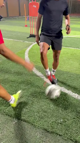 Knuckleball 🚀🚀🚀🚀 #maherprivate #ياوالاااد #knuckleball #1vs1 #marassi #footballchallenge #finishing #footballtiktok 